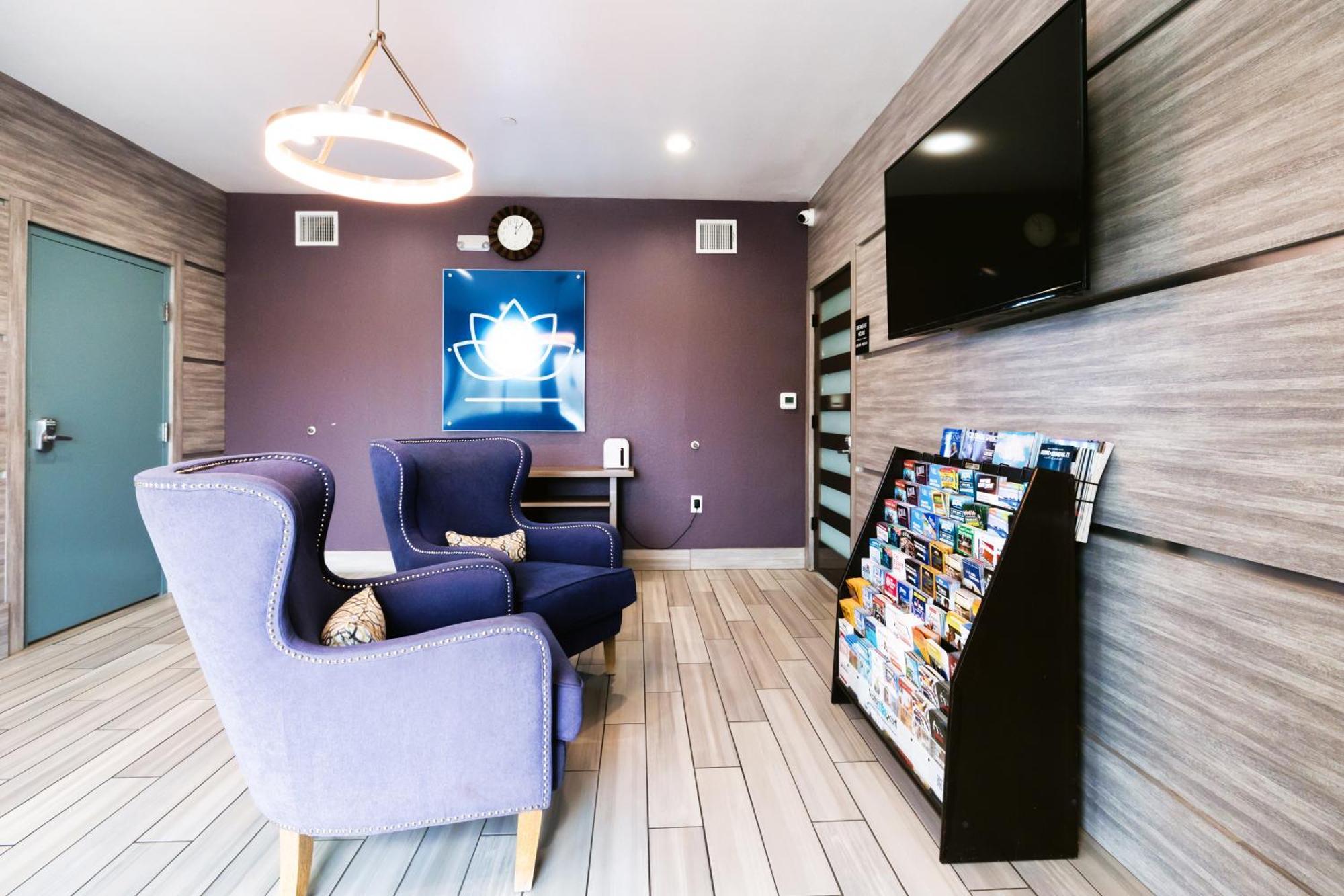 Hotel Blue Spring Ngoại thất bức ảnh